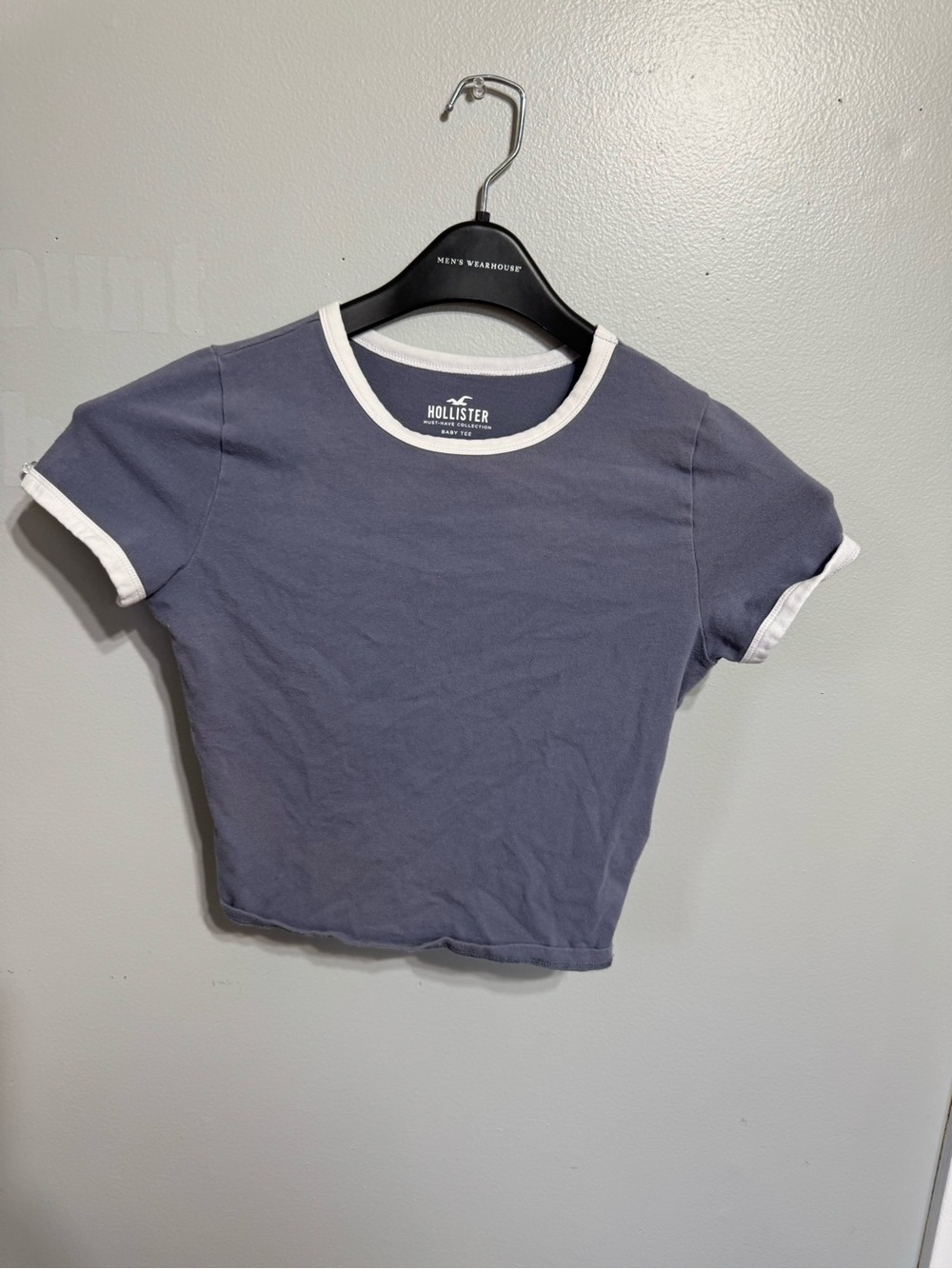 Hollister Women’s Slate Blue Cropped Baby Tee with White Trim Y2K Must-Have